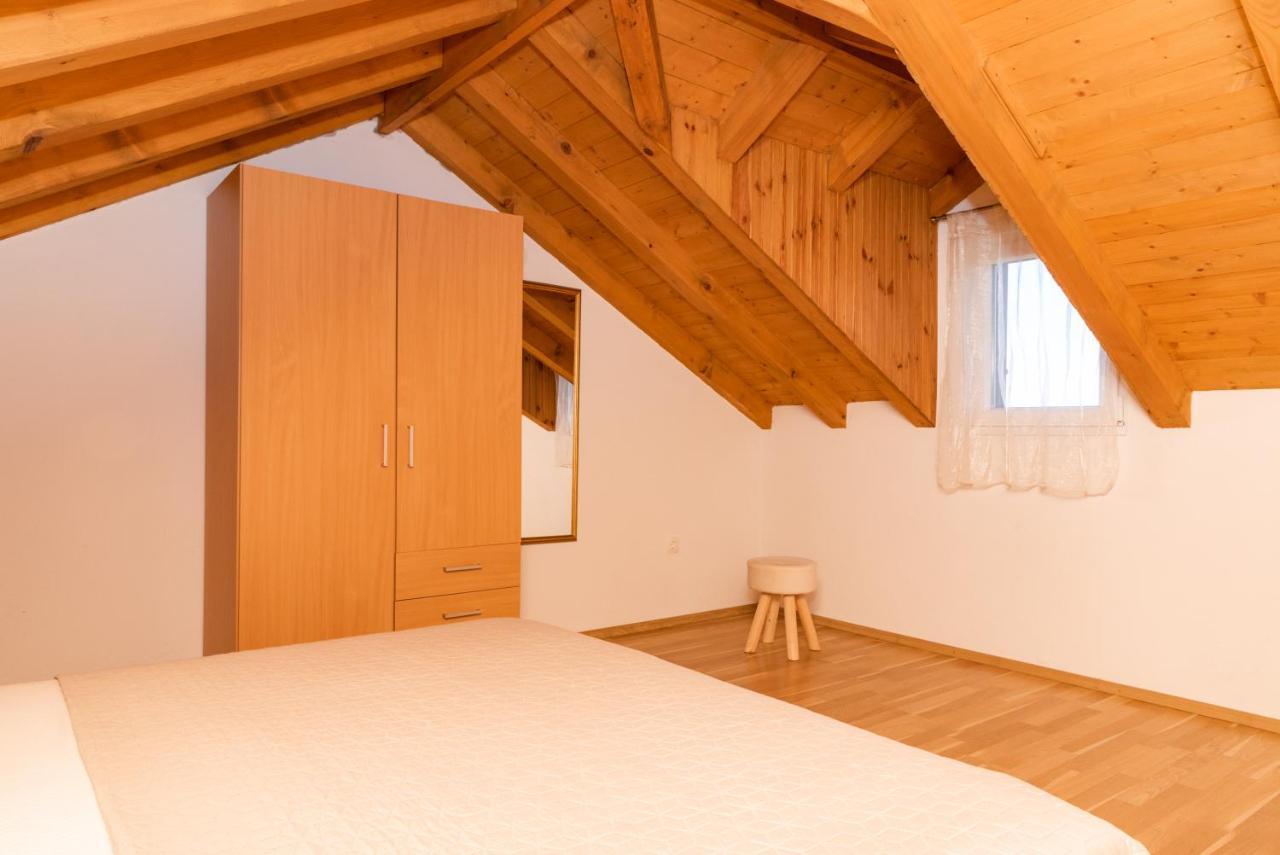 Marina Holiday Home Постира Экстерьер фото