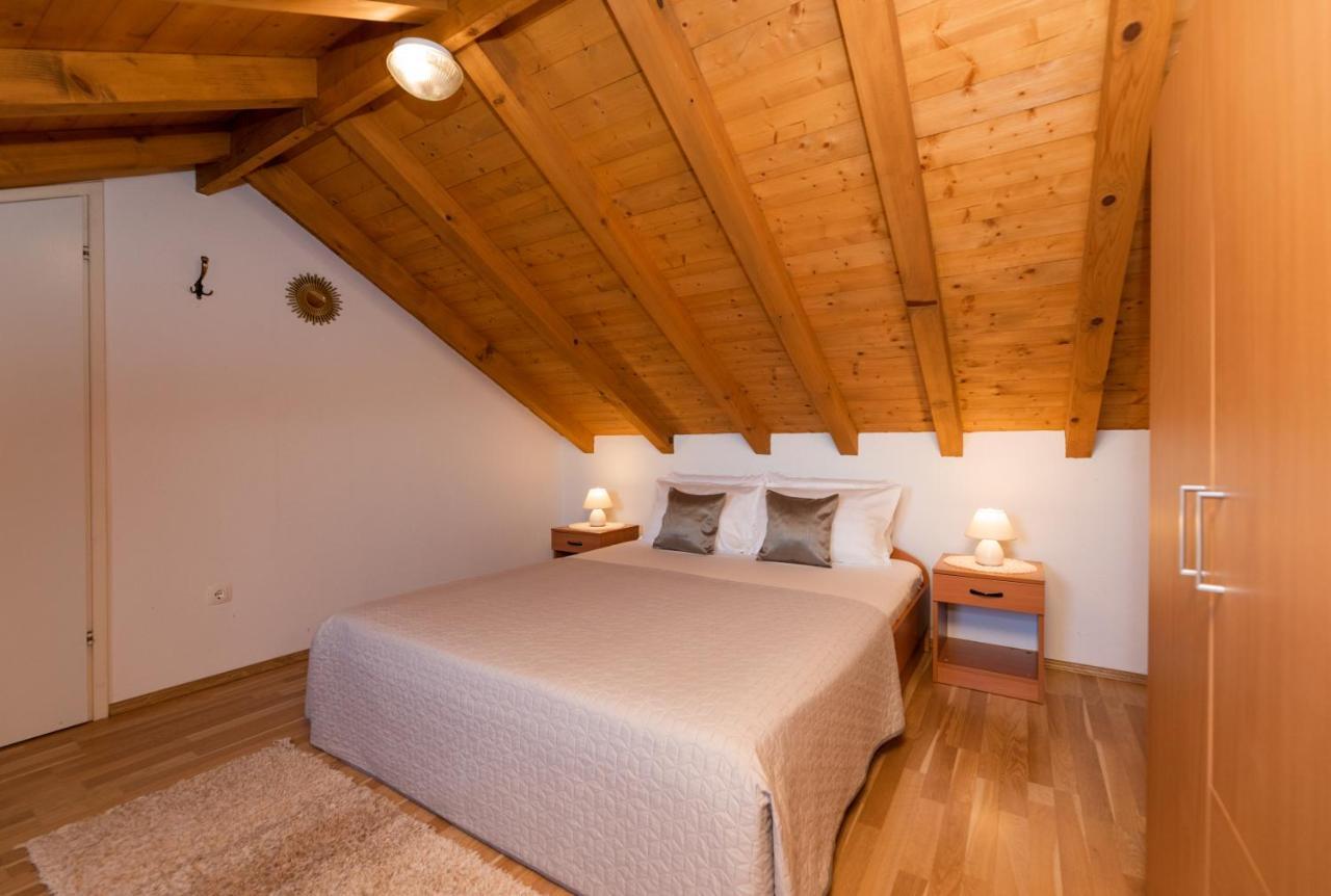 Marina Holiday Home Постира Экстерьер фото