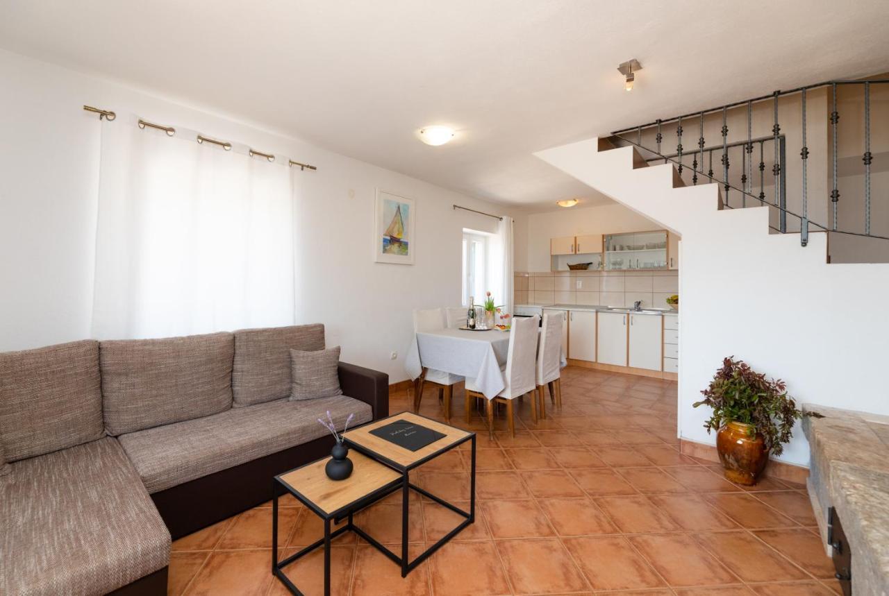 Marina Holiday Home Постира Экстерьер фото